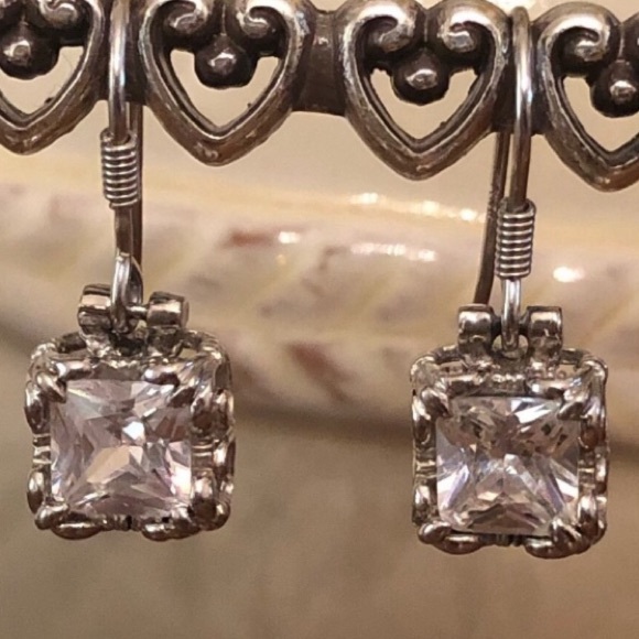 Silpada Sterling Silver CZ Uptown Earrings - Picture 1 of 13